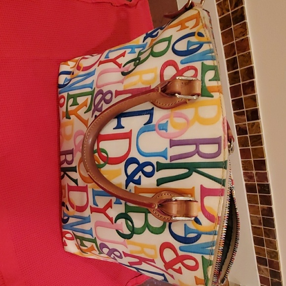 Dooney & Bourke Handbags - DOONEY & BOURKE MULTI COLOR ZIPPER HANDBAG